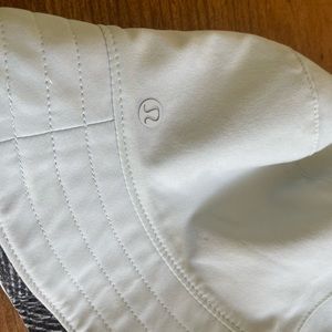 Lululemon reversible bucket hat